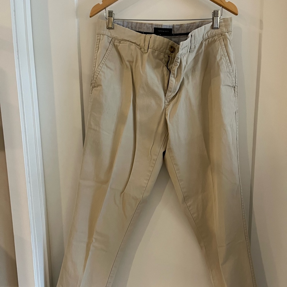 Men’s Tommy khaki pants